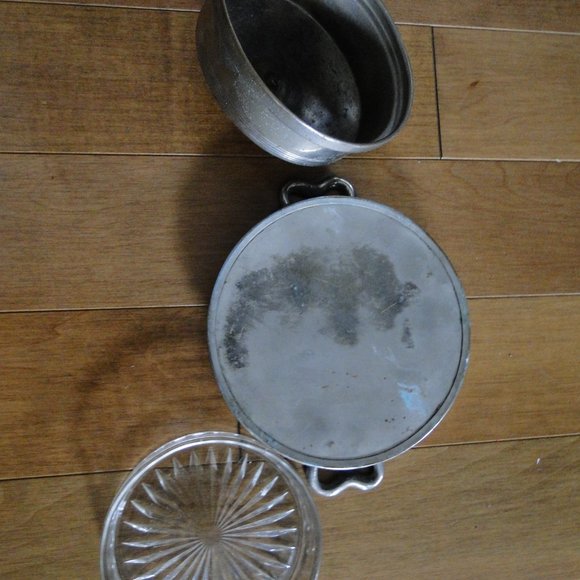 ANTIQUE BUTTER DISH FROM ELITE WORKS BRASS CAMIRAND LTD MONTREAL - Picture 4 of 6